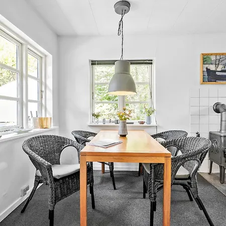 Cozy In Sjaellands Odde With Wifi Vakantiehuis